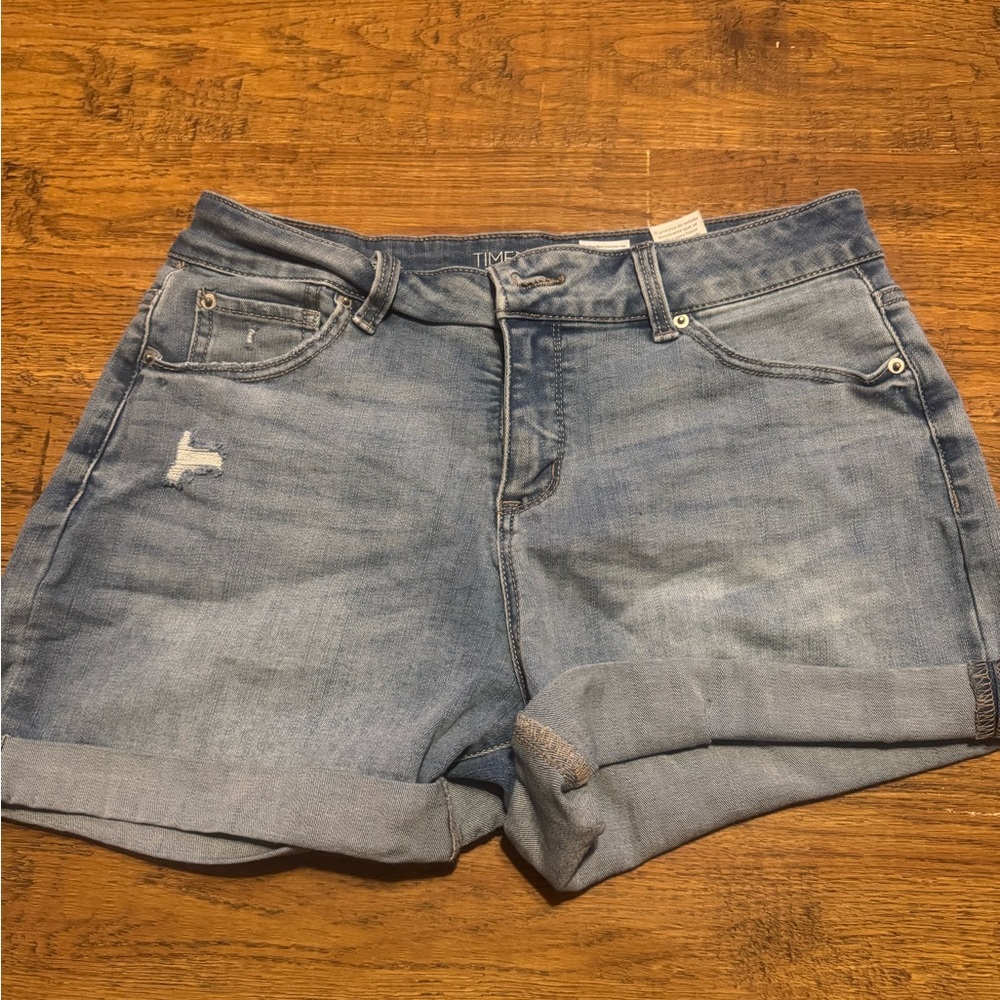 Women’s shorts 6 new